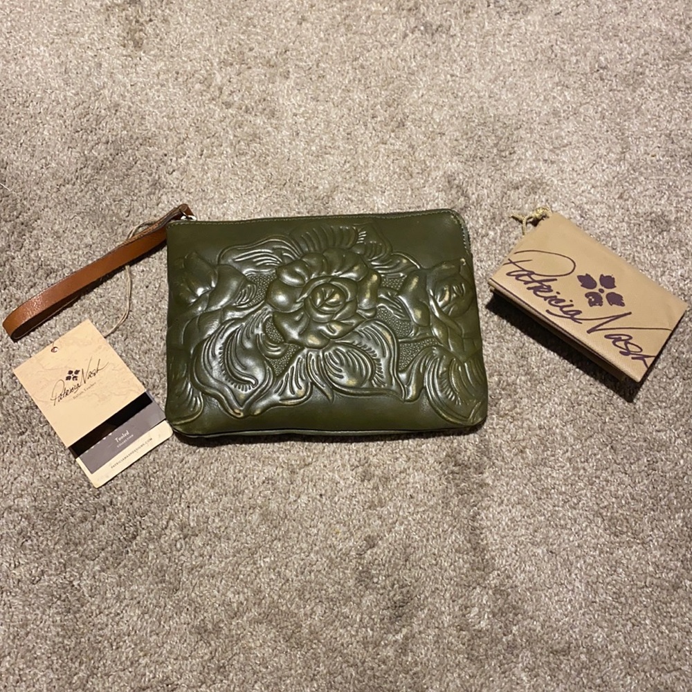 Patricia Nash wristlet